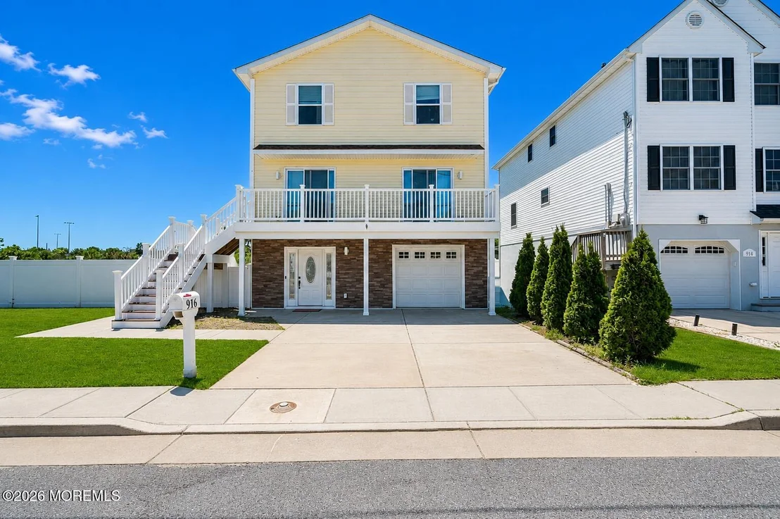 Photo of 916 2nd Street