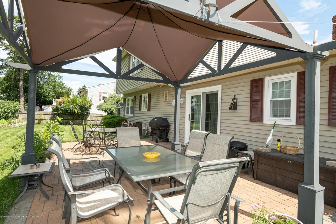 Photo of 220 Colonial Drive