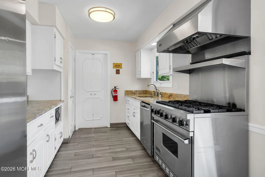Photo of 49 Manitto Place