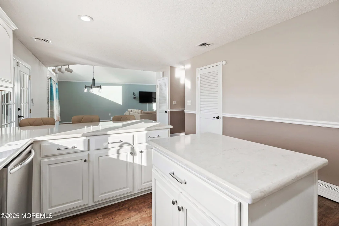Photo of 1161 Laurel Boulevard