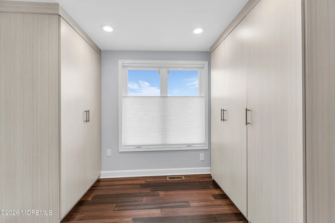 Photo of 933 Montauk Drive