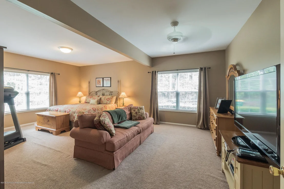 Photo of 12 Oak Leaf Drive