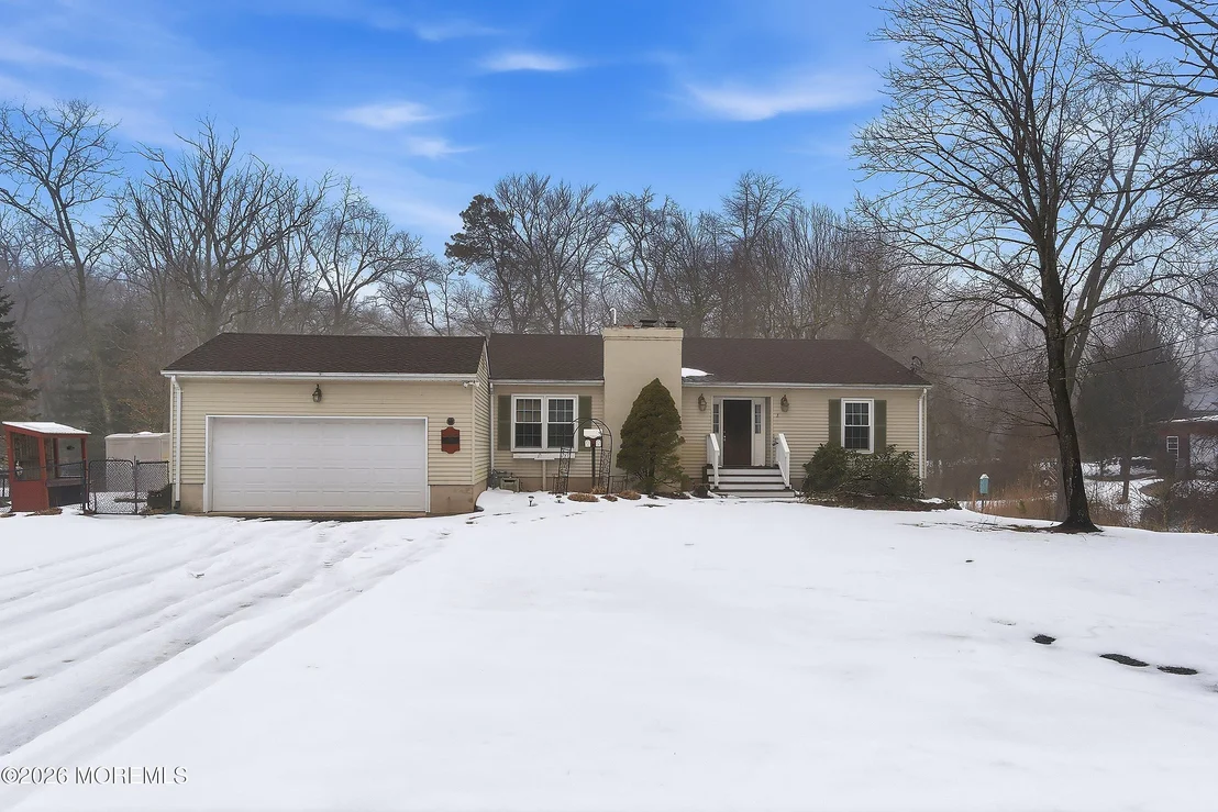 Photo of 638 Freehold Road