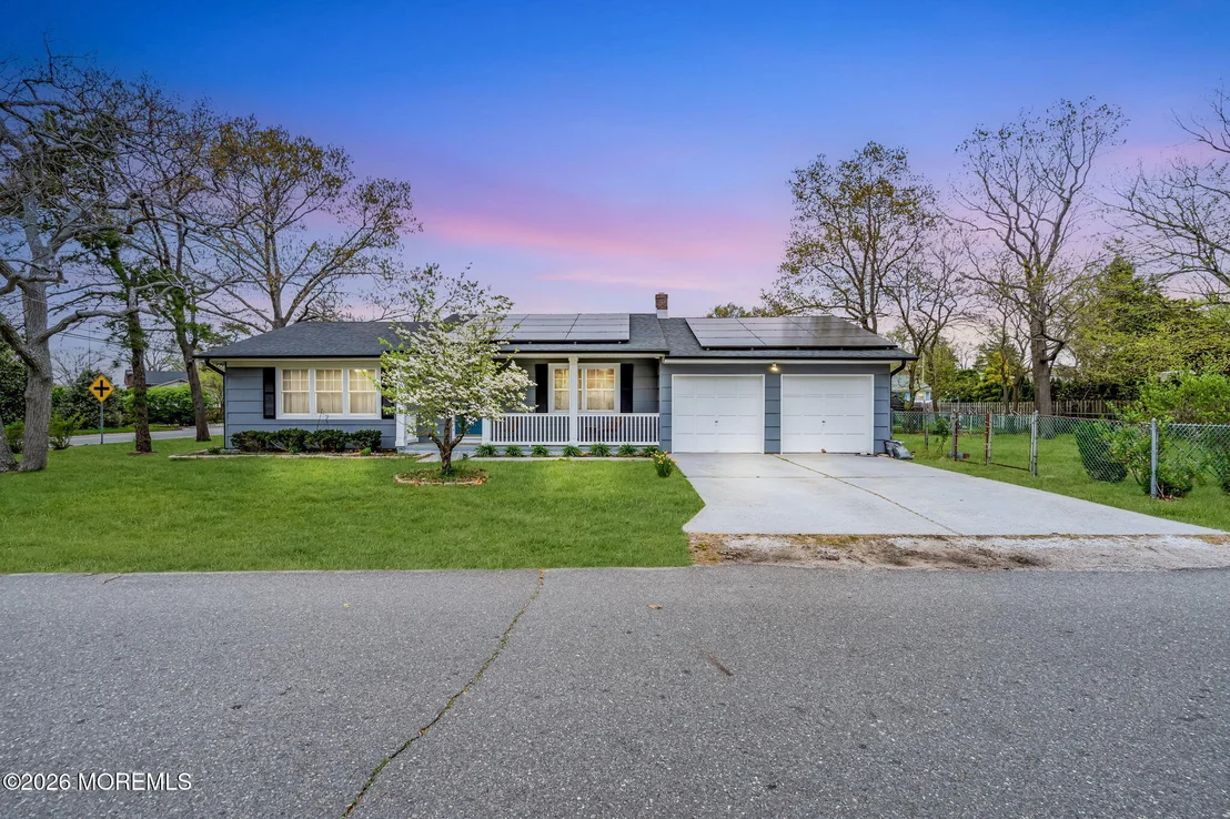 Photo of 300 Linden Avenue