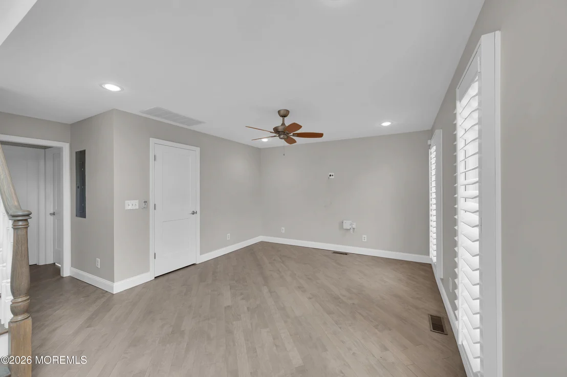 Photo of 3 7th Avenue