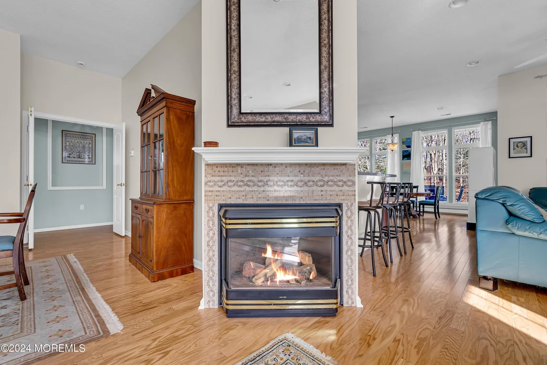 Photo of 2584 Collier Road
