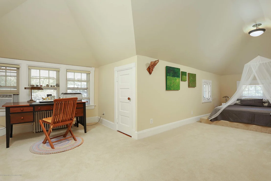 Photo of 10 Summit Avenue