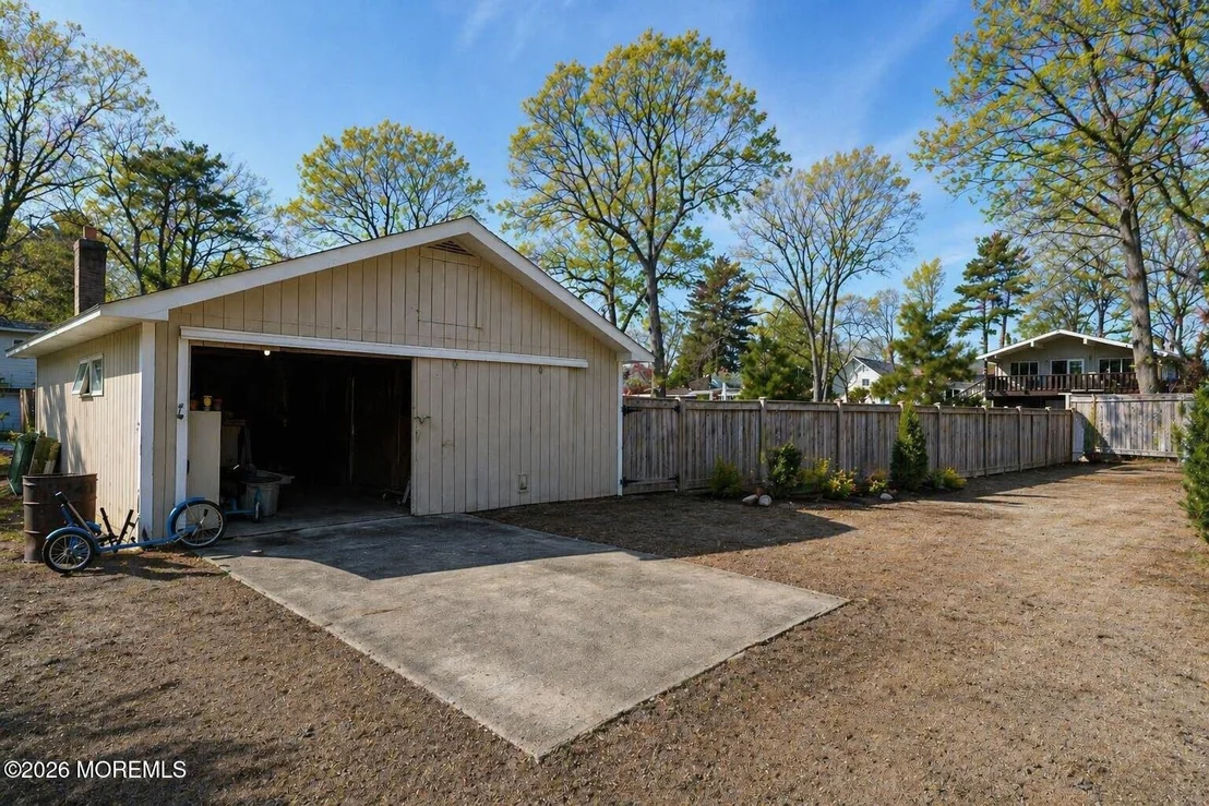 Photo of 437 Adamston Road