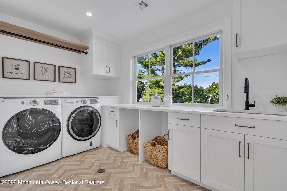 Photo of 376 Orenda Circle