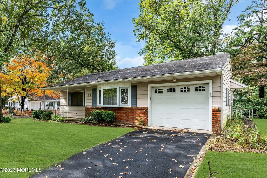 Photo of 14 Iowa Drive