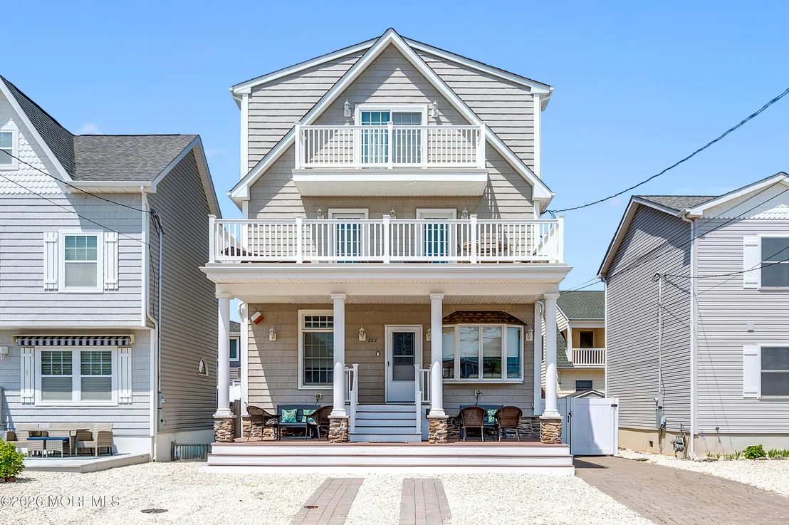 Photo of 222 3rd Avenue