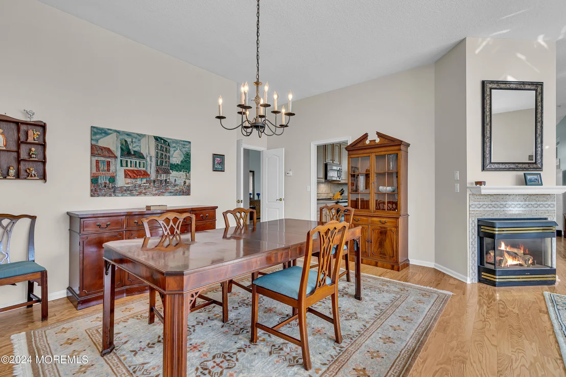 Photo of 2584 Collier Road