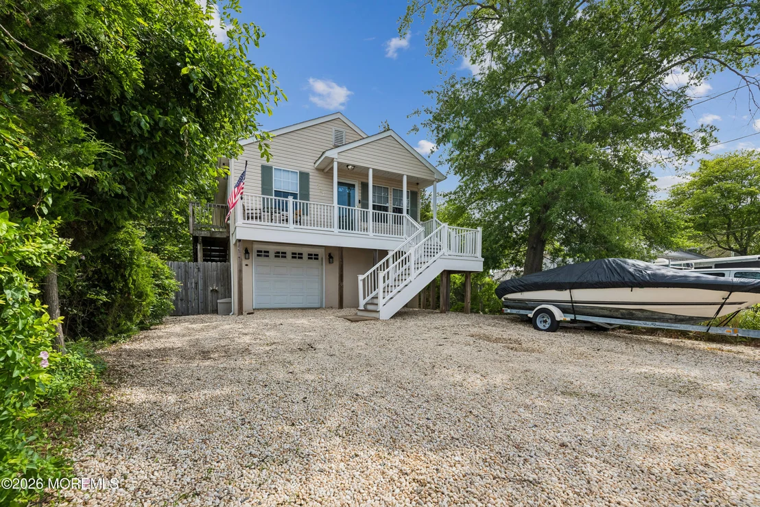 Photo of 131 Bayview Drive