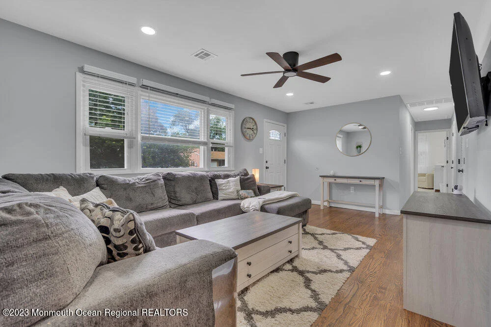 Photo of 1233 Clearview Street