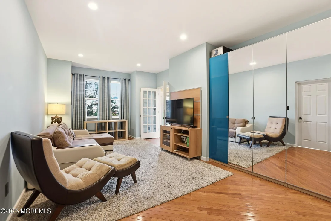 Photo of 2 Woods Edge Drive