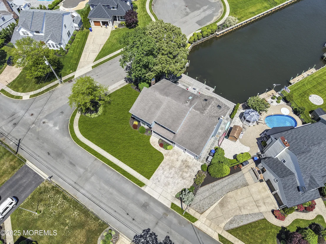 Photo of 560 Midwood Drive