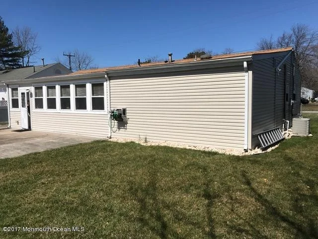 Photo of 450 Applegate Avenue