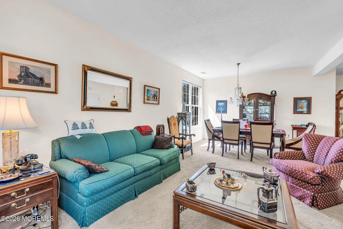 Photo of 2593 Collier Road