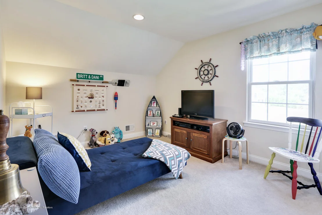 Photo of 122 Adams Way