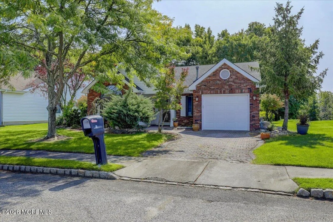 Photo of 19 Hampton Drive