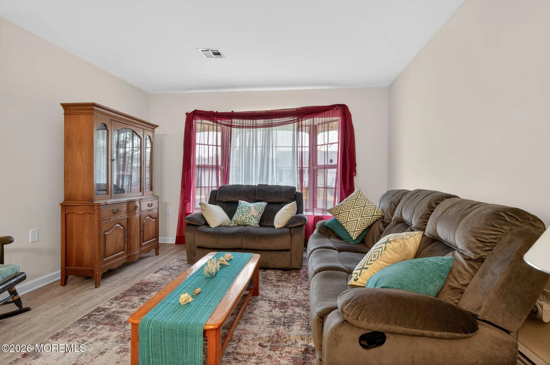 Photo of 152 Pulaski Boulevard