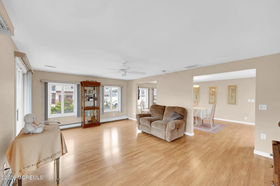 Photo of 202 5th Avenue