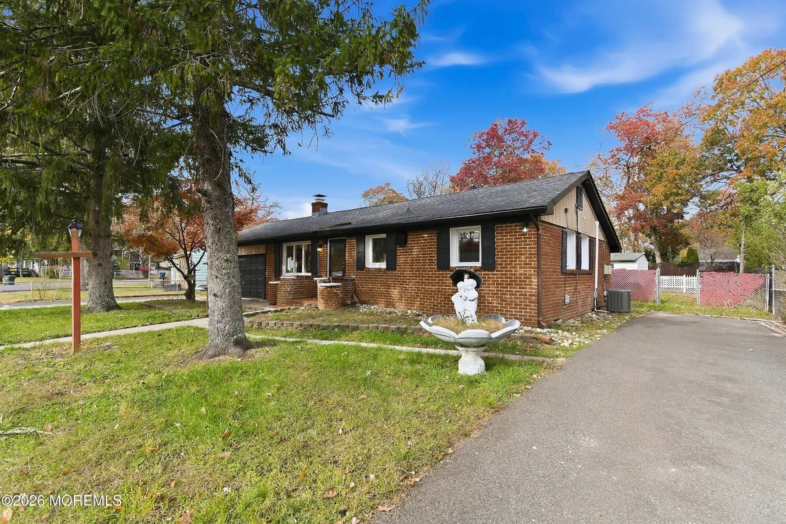 Photo of 215 Sunset Lane