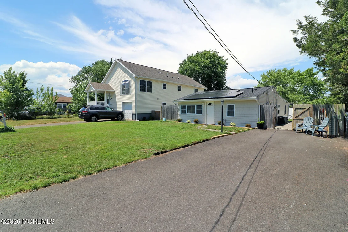 Photo of 1016 Waterview Way