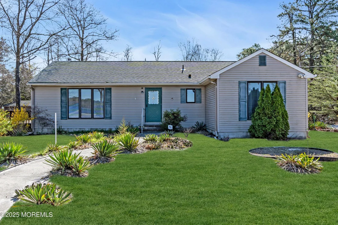 Photo of 2425 Lake Drive