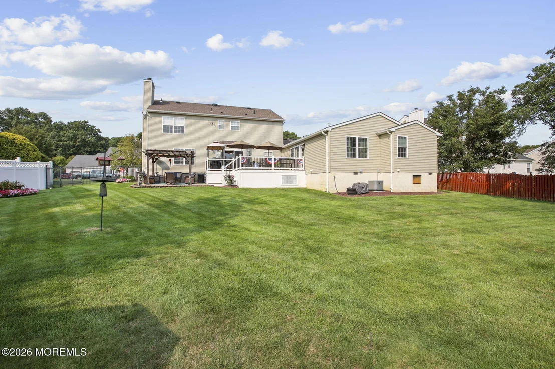 Photo of 452 Meadowood Road