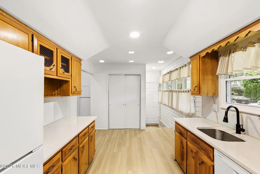 Photo of 1006 Amethyst Drive