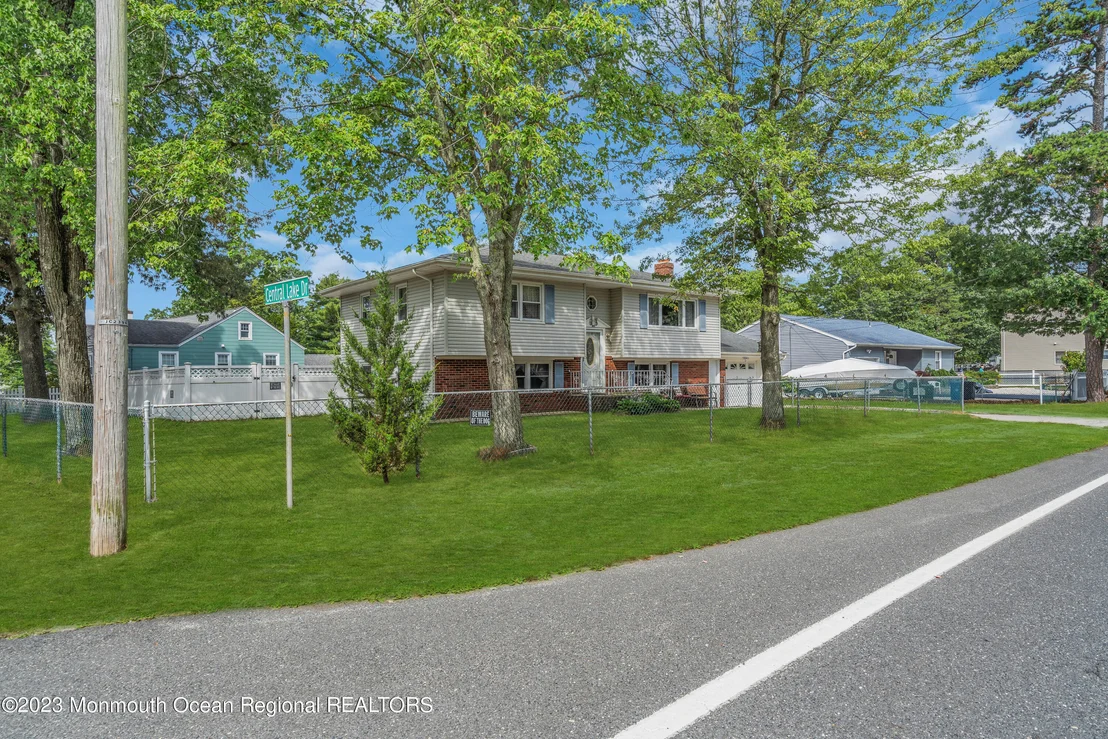 Photo of 303 Station Drive