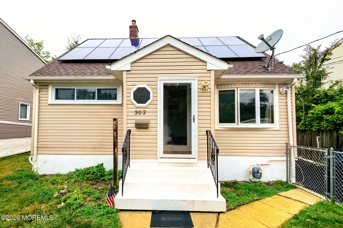 Photo of 302 Edgeview Road