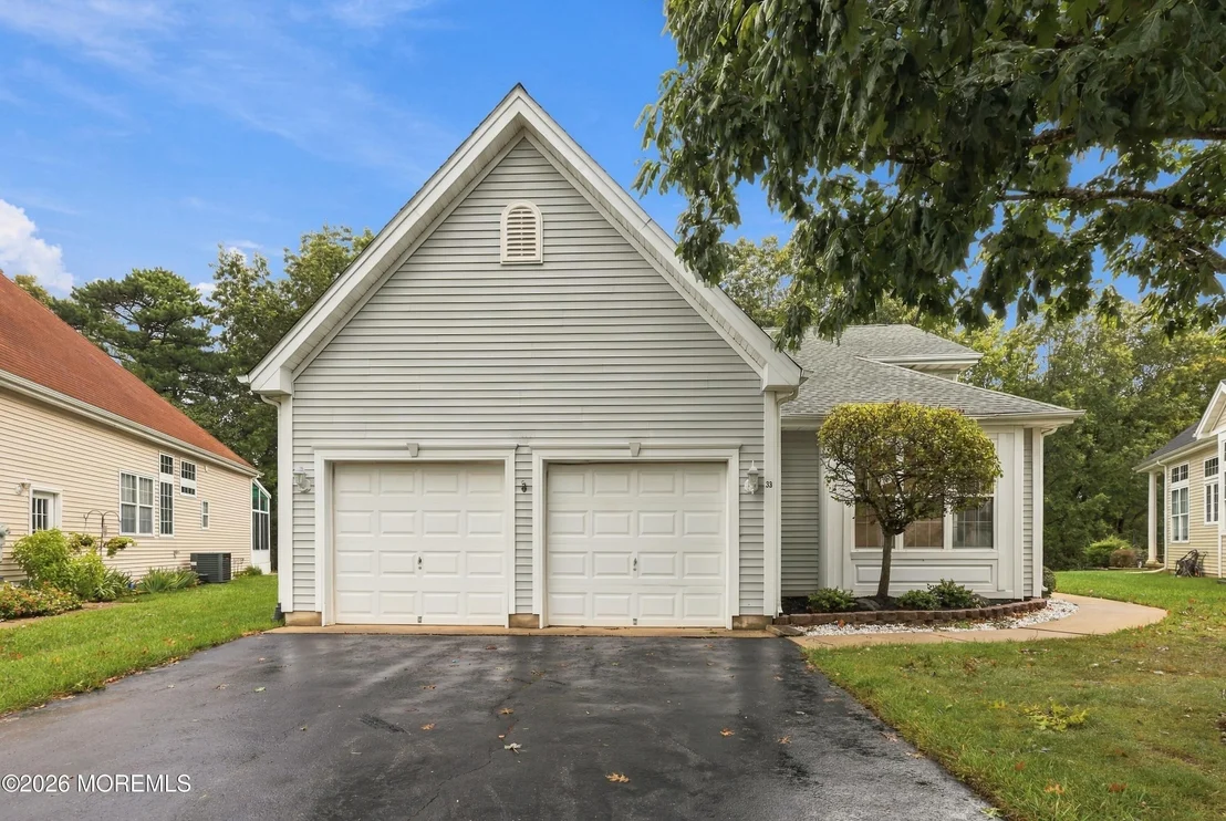 Photo of 33 Valley Stream Place