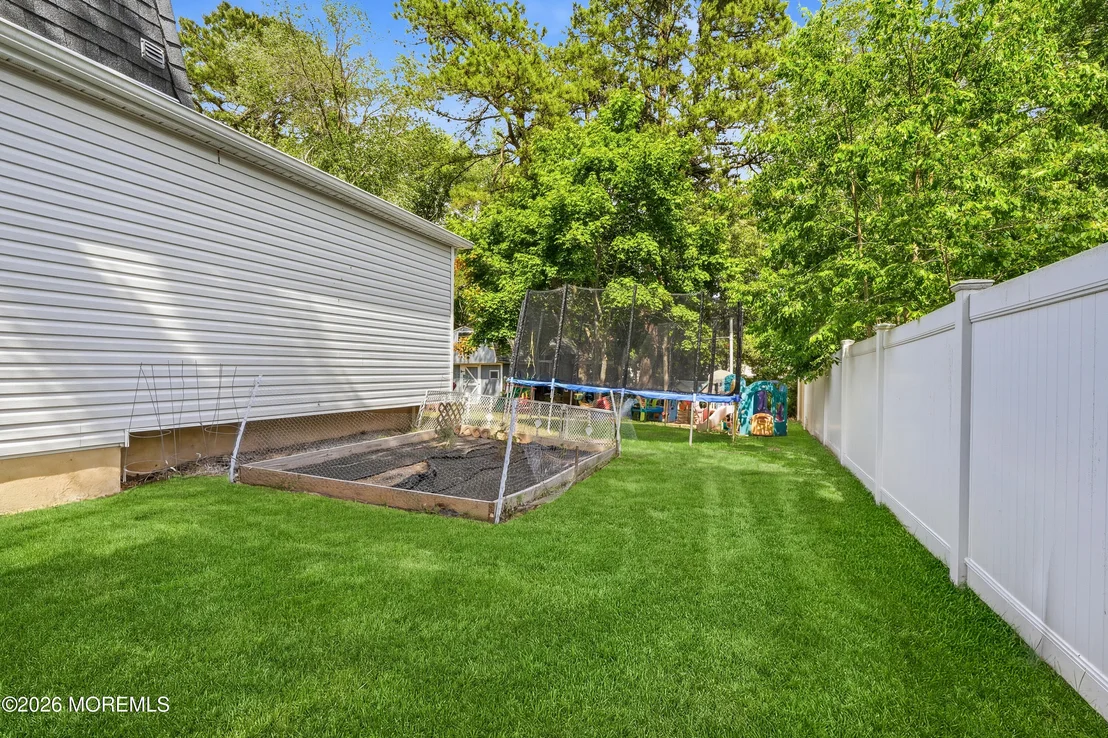 Photo of 1437 Jay Street