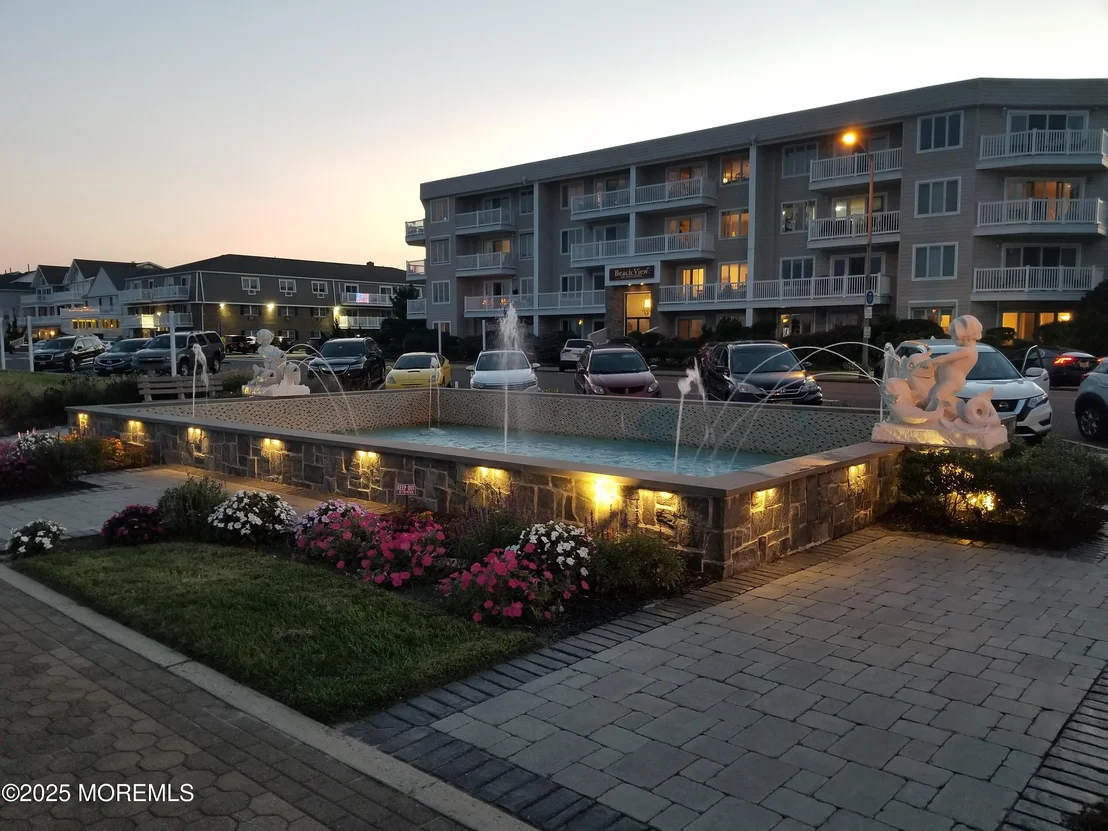 Photo of 214 5th Avenue