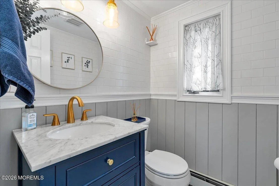 Photo of 48 Lakeside Avenue