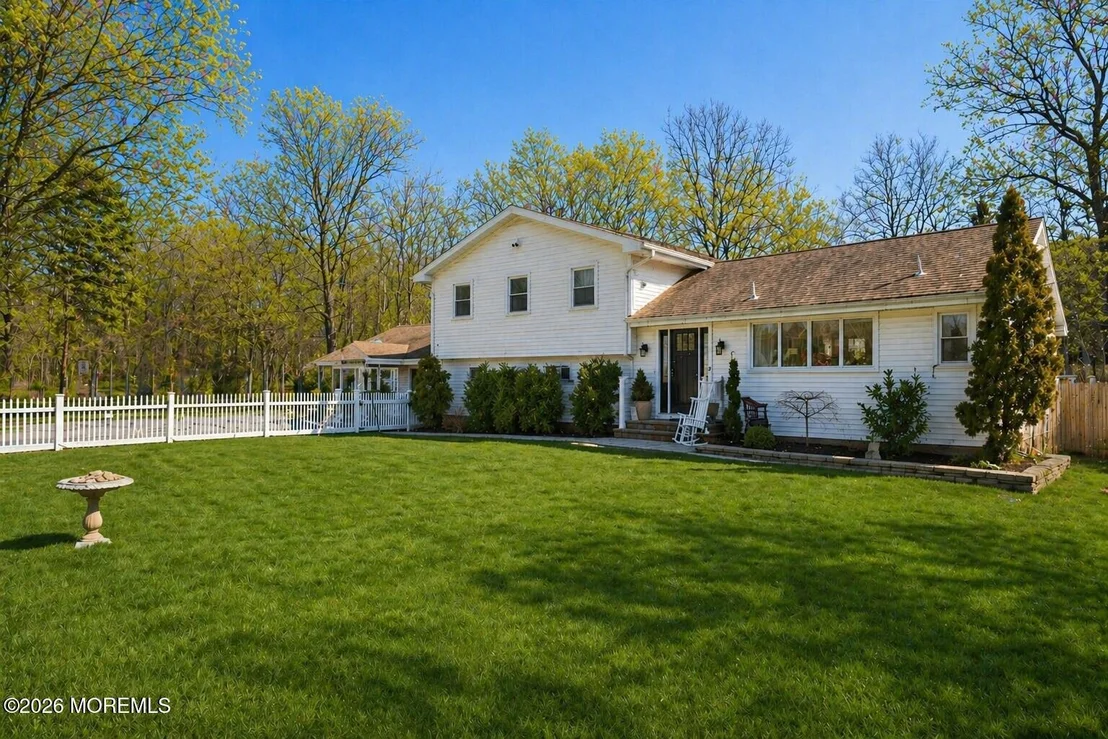 Photo of 437 Adamston Road