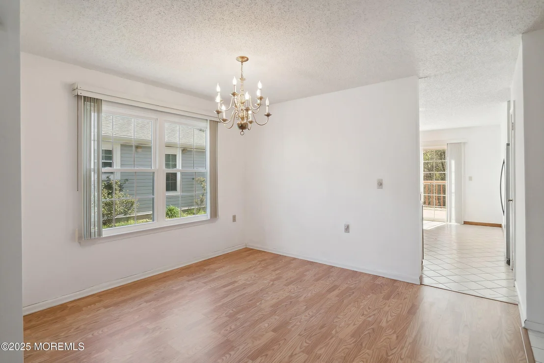 Photo of 32 Pine Oak Boulevard