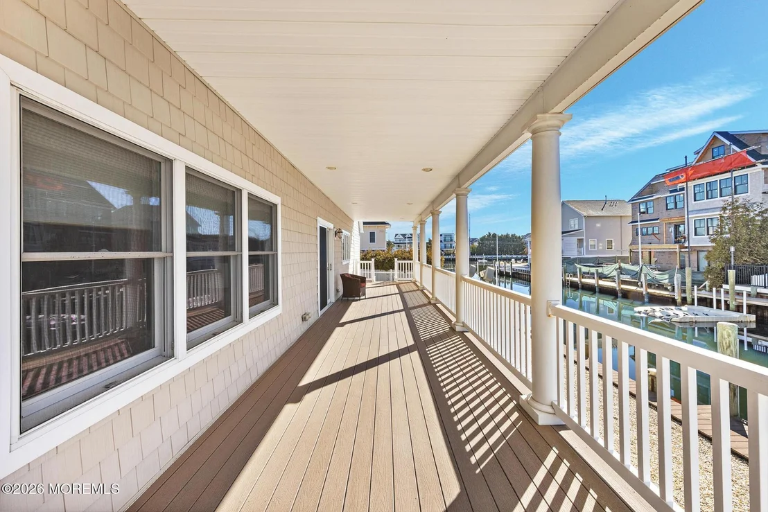 Photo of 305 Sloop Lane