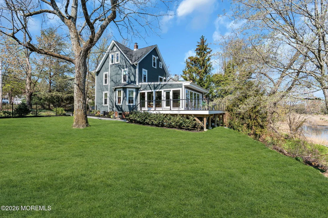 Photo of 531 Locust Point Road