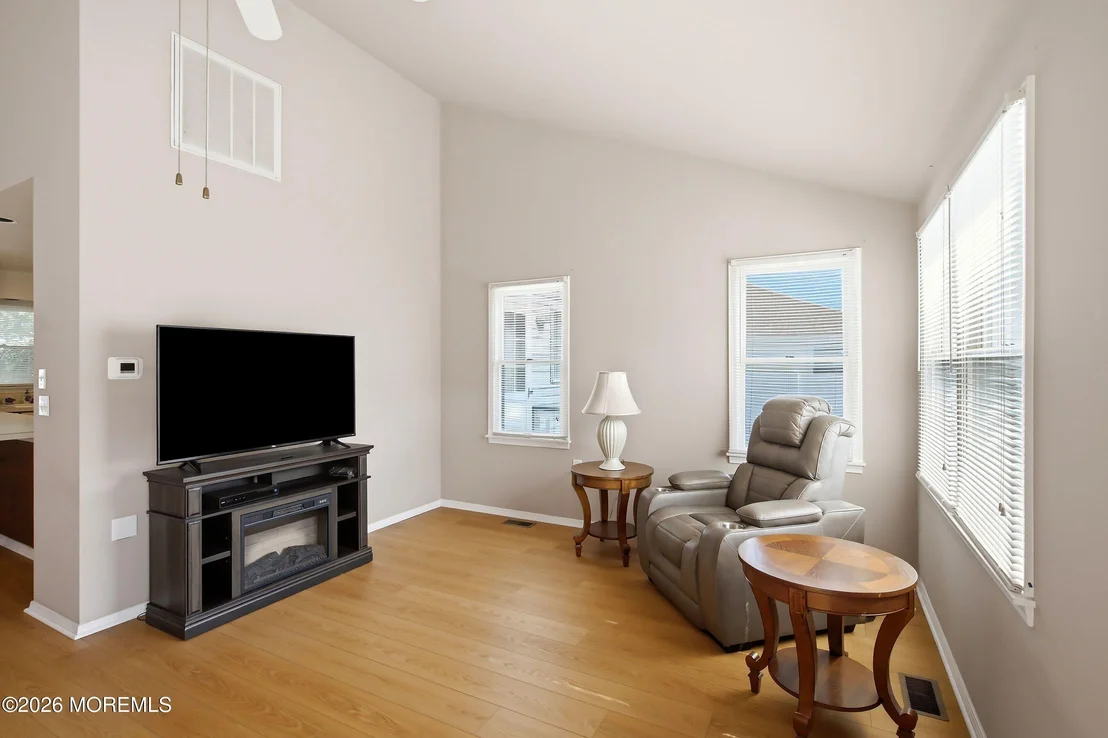Photo of 101 Foxwood Lane