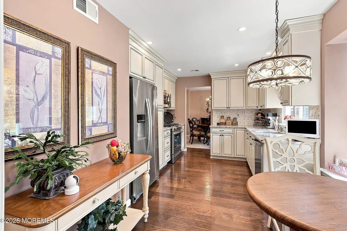 Photo of 669B Buckingham Drive