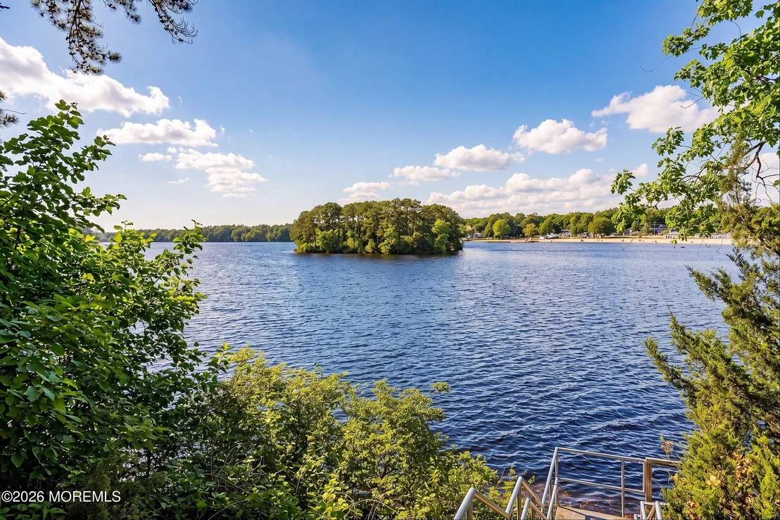 Photo of 2115 Cedarview Drive