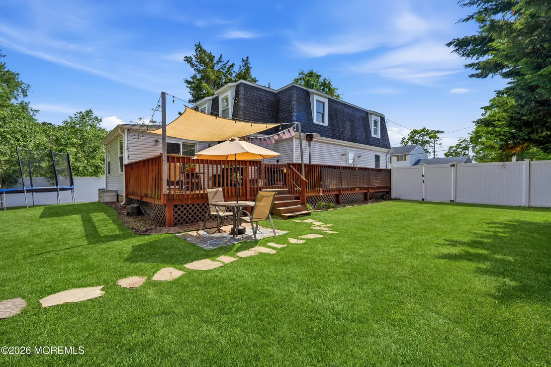 Photo of 1437 Jay Street