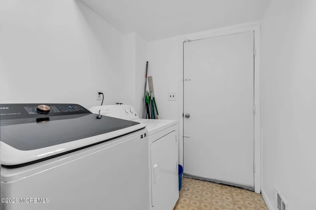 Photo of 120 Cedar Swamp Road