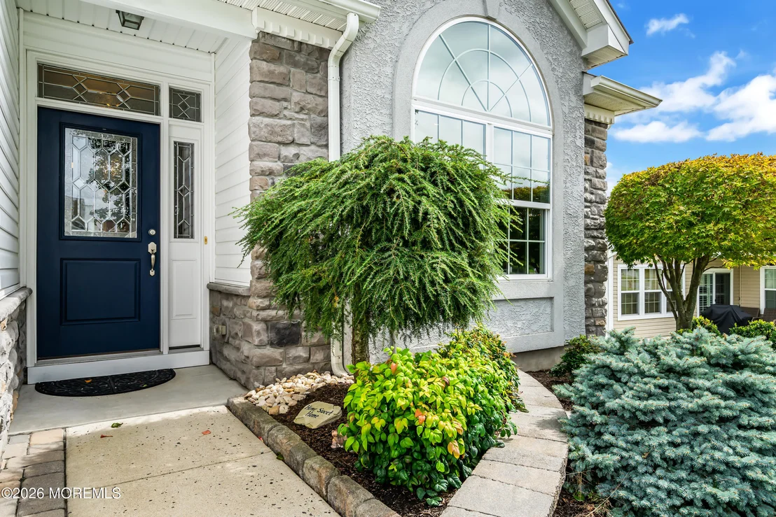 Photo of 4 Bay Head Court