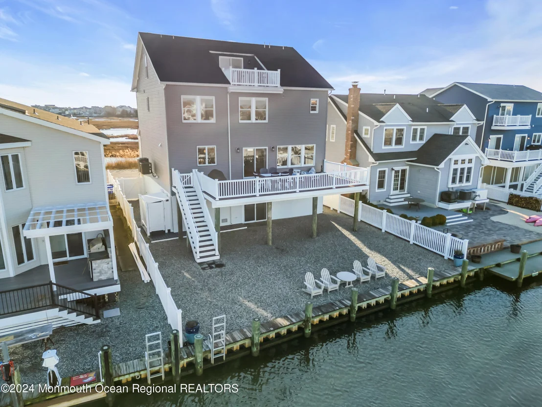 Photo of 106 Saint Lawrence Boulevard