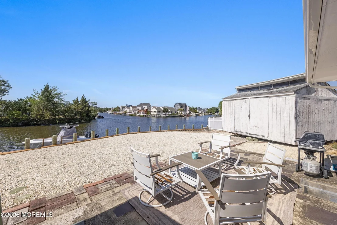 Photo of 34 Lake Singleton Court
