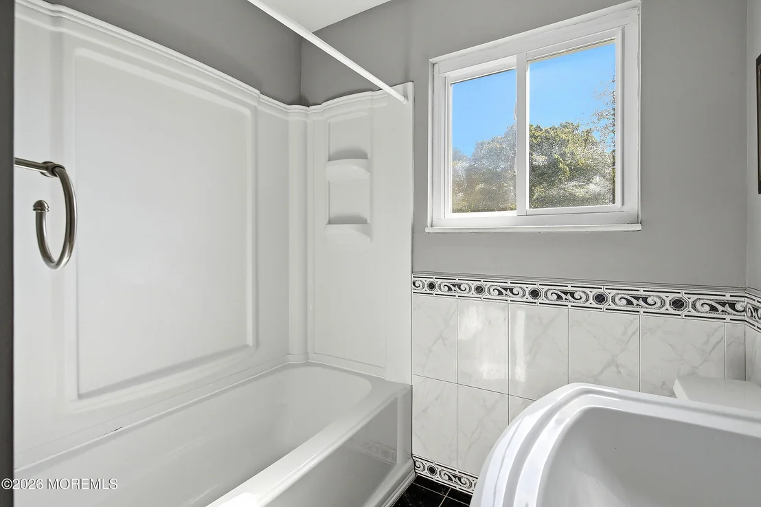 Photo of 84 Lakeland Drive